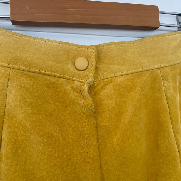 Vintage Danier yellow suede petal skirt - Picture 4 of 14